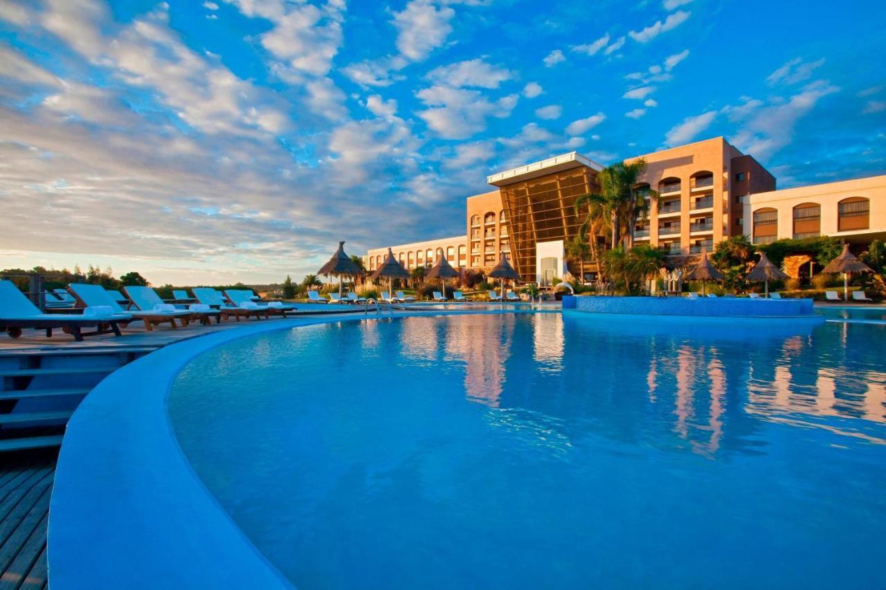 Sheraton Colonia Golf & Spa Resort Colonia del Sacramento Exteriör bild The hotel's main pool