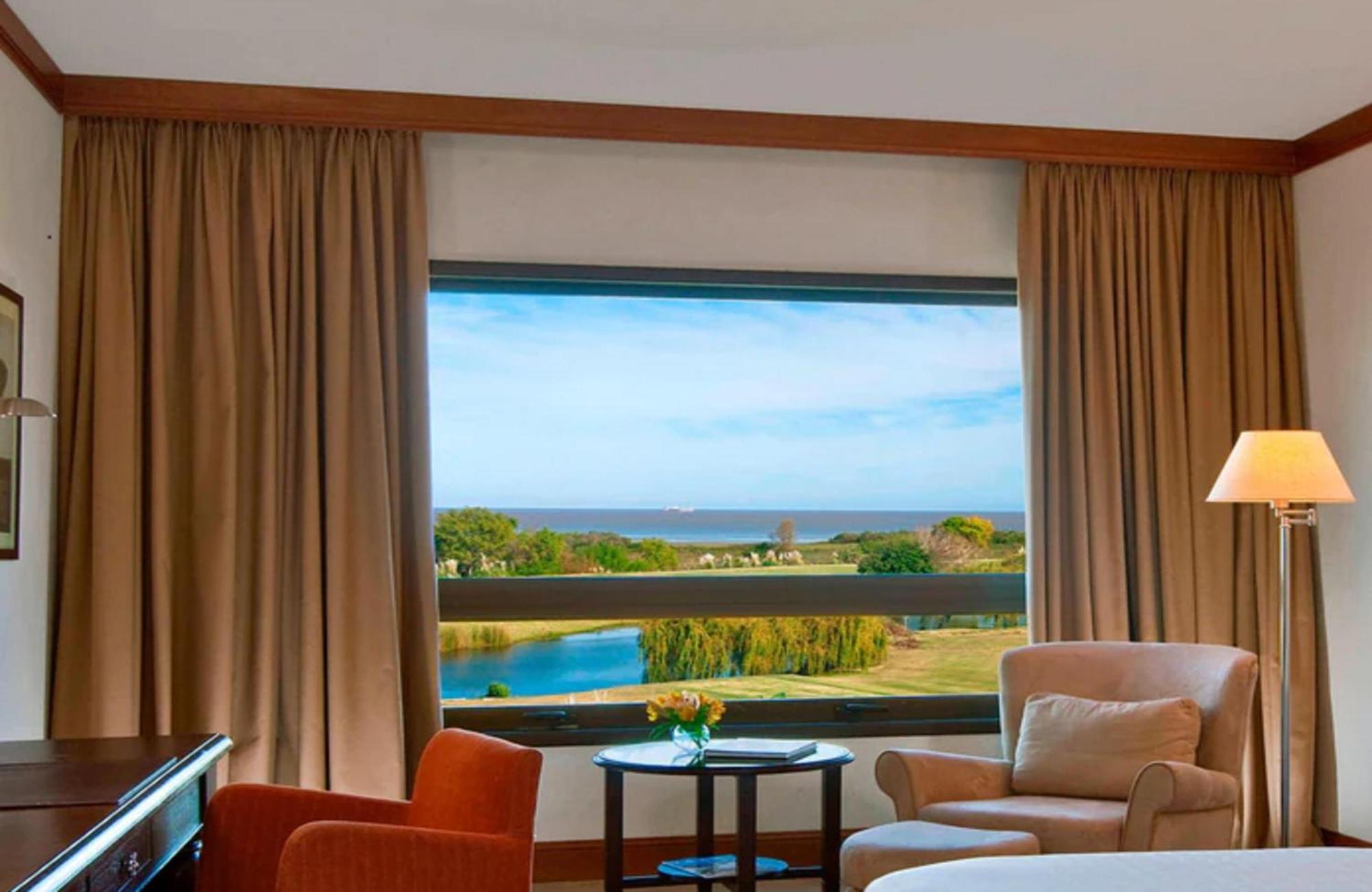 Sheraton Colonia Golf & Spa Resort Colonia del Sacramento Exteriör bild A room at the Sheraton Vistana Resort