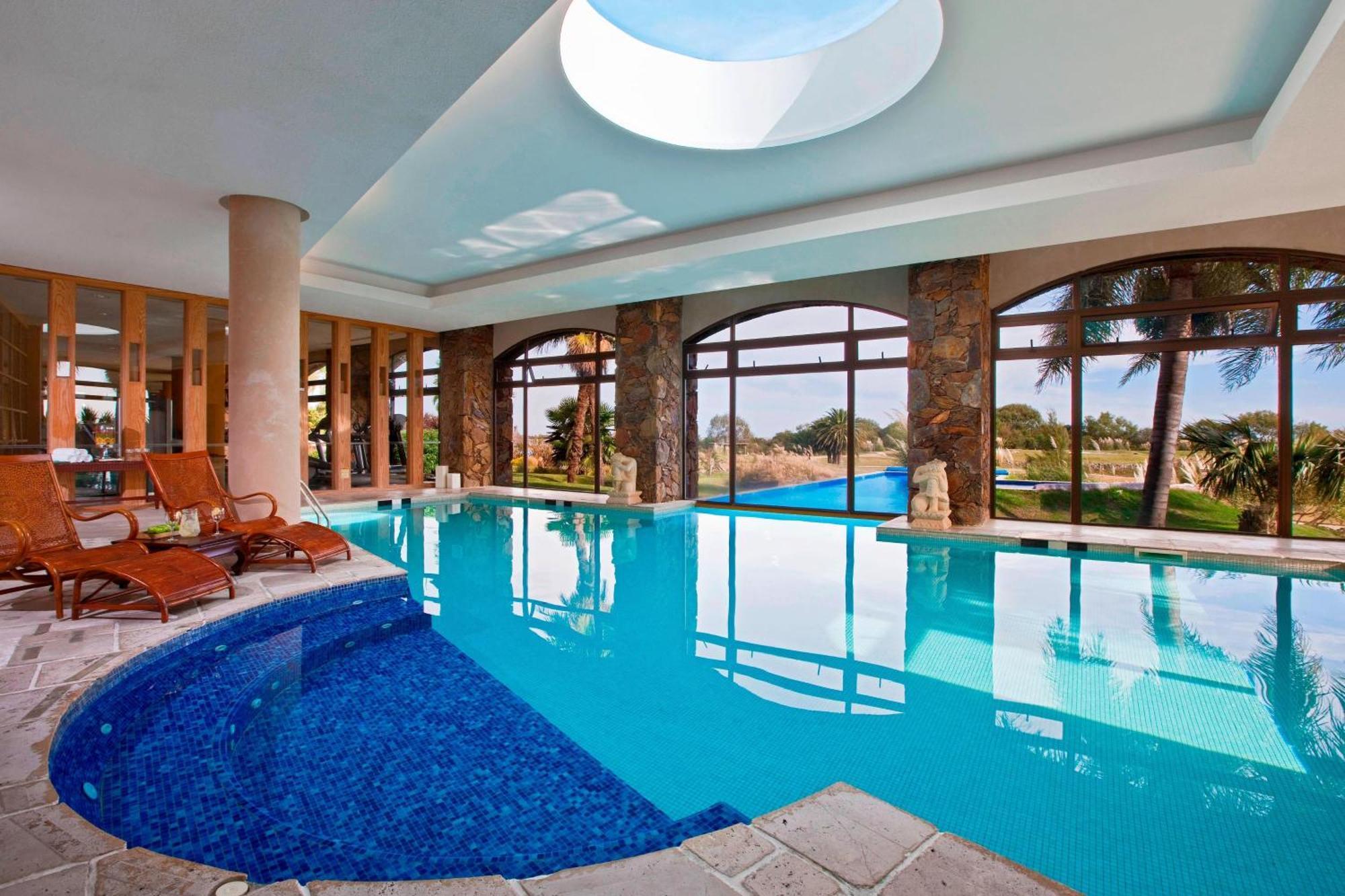 Sheraton Colonia Golf & Spa Resort Colonia del Sacramento Exteriör bild Indoor pool