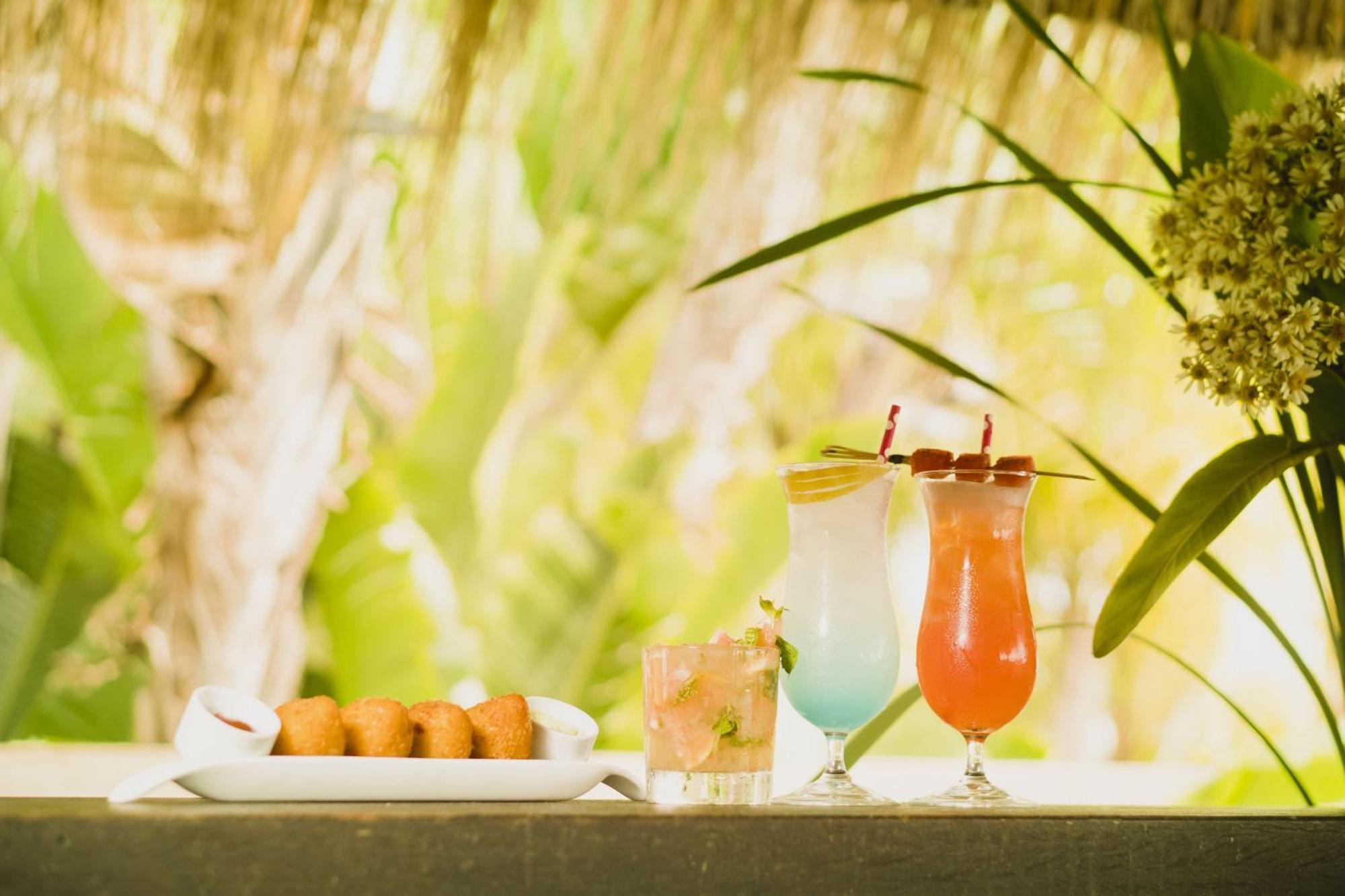 Sheraton Colonia Golf & Spa Resort Colonia del Sacramento Exteriör bild Cocktails