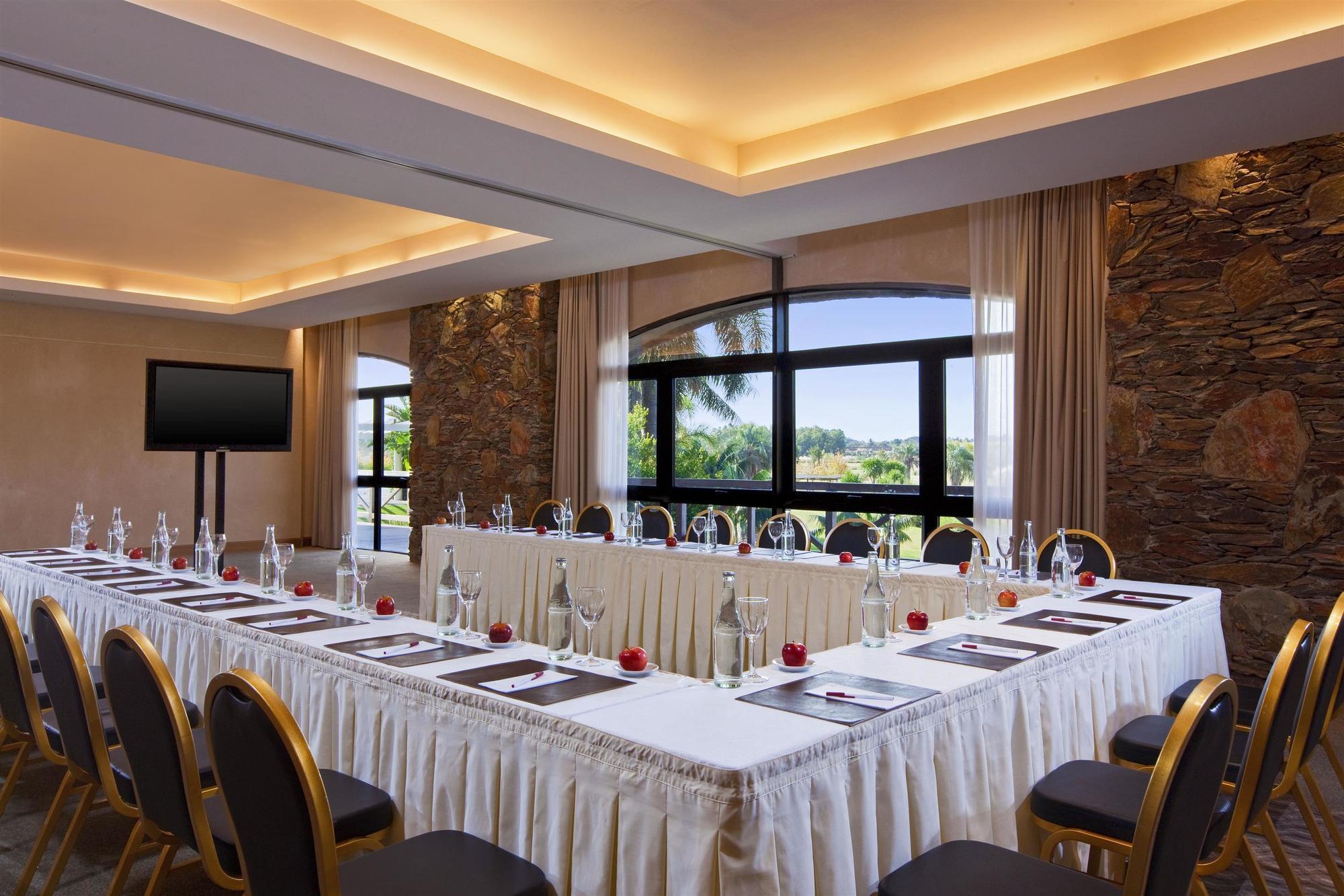 Sheraton Colonia Golf & Spa Resort Colonia del Sacramento Exteriör bild Meeting room