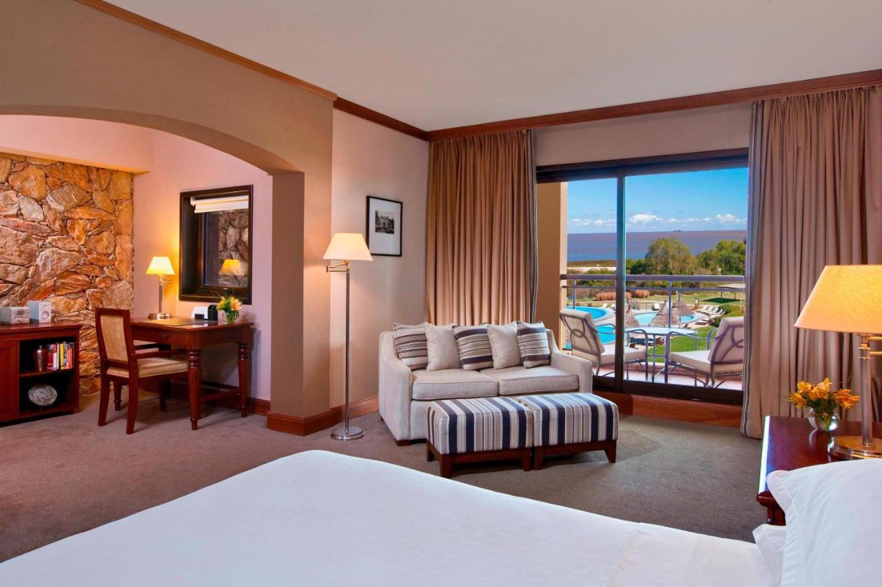 Sheraton Colonia Golf & Spa Resort Colonia del Sacramento Exteriör bild A room at the Sheraton Vistana Resort